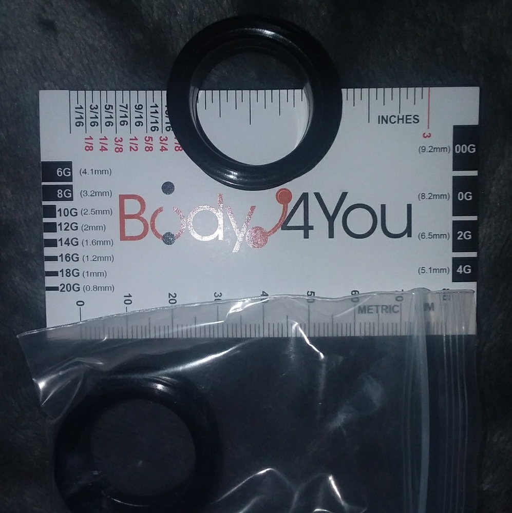 Black silicon tunnels